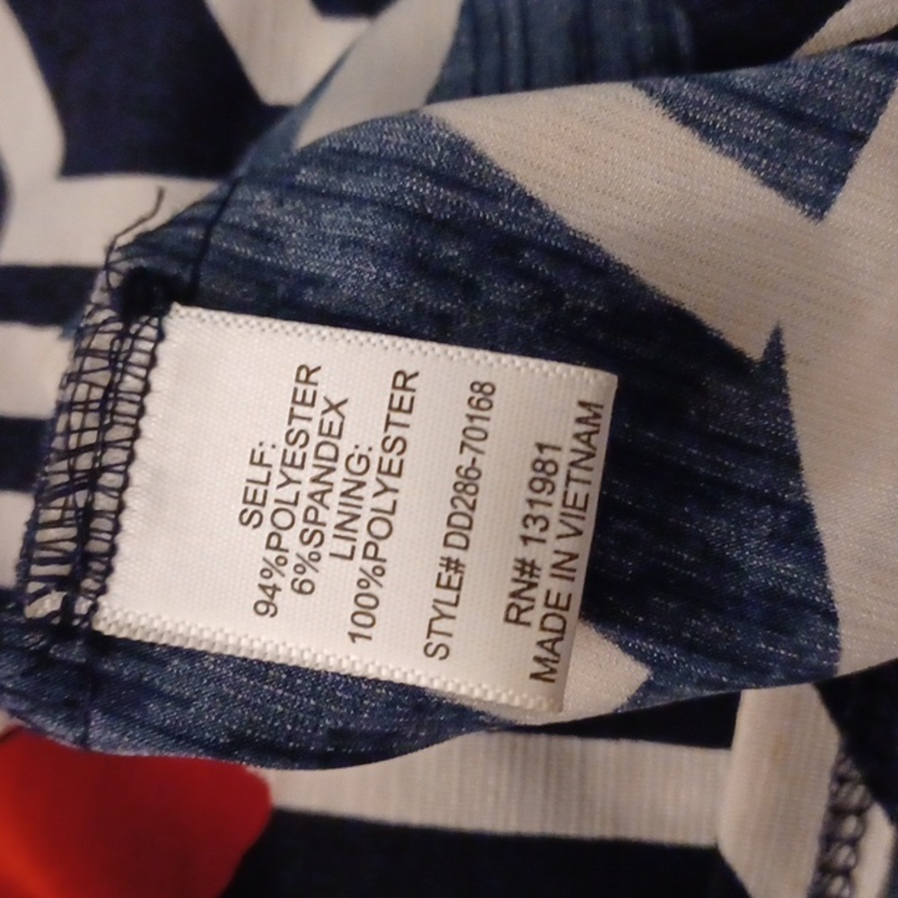 4/$60 Long Red, Blue & White Floral Dress - Size Small - Picture 8 of 9